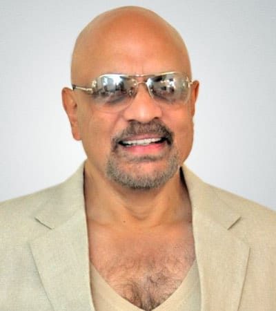 6. Bharat Dhabolkar – Actor-Spectrum Team_400x450 6. Bharat Dhabolkar - Actor-Spectrum Team_400x450