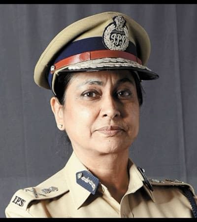 Meera Borwankar- IPS officer-Spectrum Team_400x450 Meera Borwankar- IPS officer-Spectrum Team_400x450